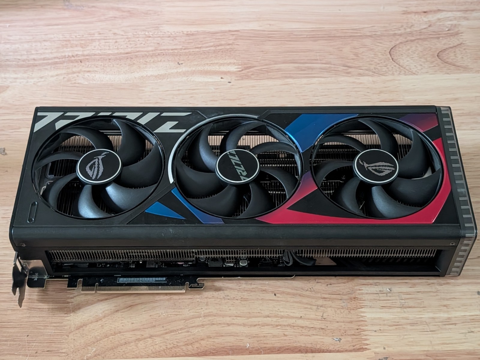 ข้อเสนอที่ดีที่สุดจาก BH: การ์ - Rtx 4090 24Gb Gddr6X บทวิจารณ์และราคา