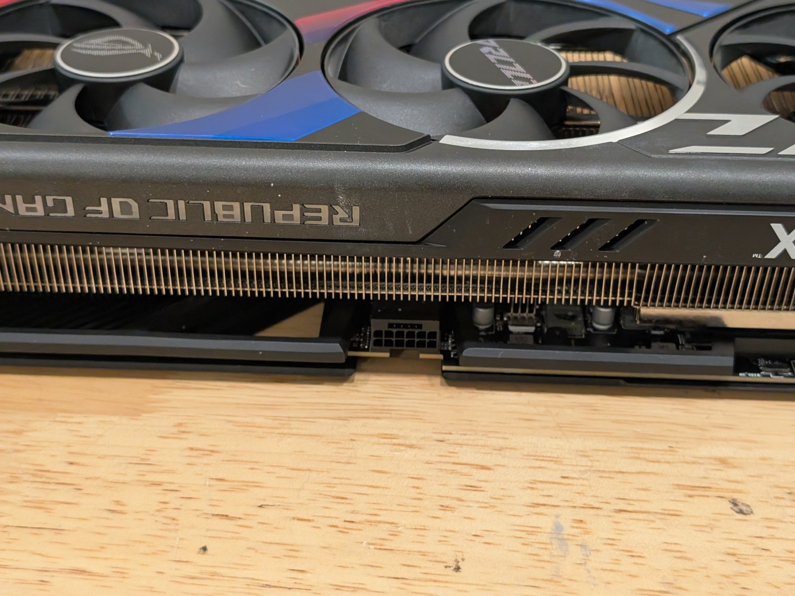 BH นำเสนอ ASUS ROG Strix GeFor - Rtx 4090 24Gb Gddr6X บทวิจารณ์และราคา